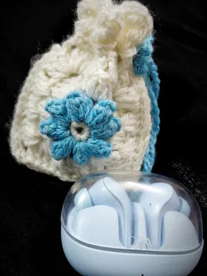 Image of: Crochet Drawstring Flower Pouch